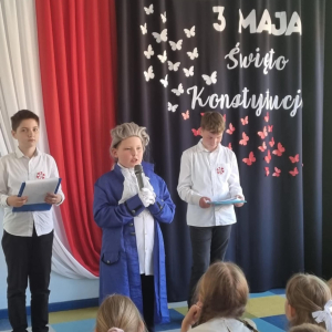 Przedstawienie z okazji świat majowych