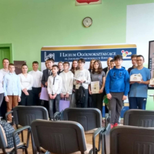 Zdjęcie z organizatorami i wręczenie nagród