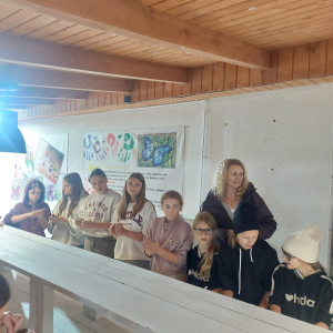 Lepienie z gliny podczas warsztatów