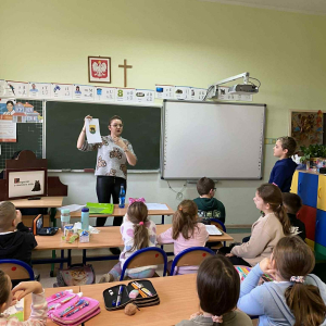 Pani Asia opowiada o herbie rawickim 