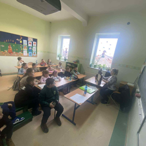 Pani Asia czyta legendę o rawickim niedźwiadku 