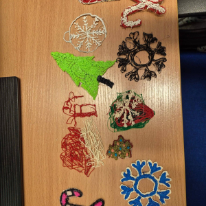 Gotowe prace długopisami 3D uczniów