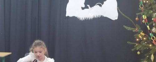 Świąteczne przedstawienie ,, Najpiękniejszy Dzień w Roku"