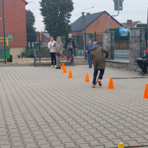 Gry i zabawy na boisku szkolnym 