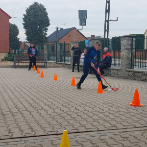 Gry i zabawy na boisku szkolnym 