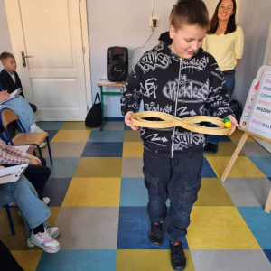 Pokaz ćwiczeń usprawniających pracę mózgu, w tym koncentrację, pamięć i uwaga 