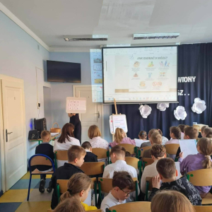 Pokaz ćwiczeń usprawniających pracę mózgu, w tym koncentrację, pamięć i uwaga 