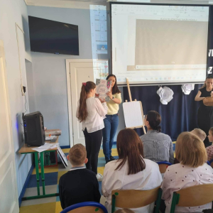 Pokaz ćwiczeń usprawniających pracę mózgu, w tym koncentrację, pamięć i uwaga 