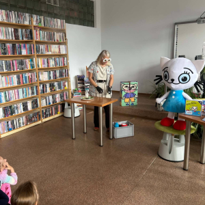 Uczniowie zaangażowani w spotkanie z Bajanką