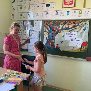 Wręczanie dyplomów i książek