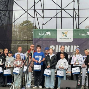 Nasi uczniowie odbierają nagrody